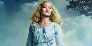 She created the time loop her and the peculiar kids live in, so the same day repeats over and over again (september 3). Ella Purnell Is Emma In Miss Peregrine S Home For Peculiar Children Bnlmag