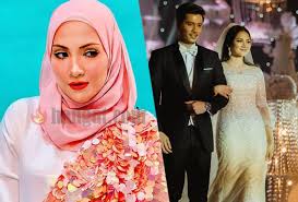 Bila fattah amin dan sherry ibrahim putus cinta, ramai yang peminat yang kecewa. Sherry Ibrahim Naik Angin Dikaitkan Dengan Persandingan Fattzura
