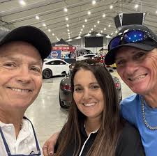 You 2 punks keep messing with this homeless guy here at The laundromat