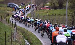 It is held one day after omloop het nieuwsblad, on the last sunday of february or the first of march, and completes the opening weekend of the belgian cycling season. Kuurne Brussel Kuurne 2021 Voorjaarsklassiekers Be
