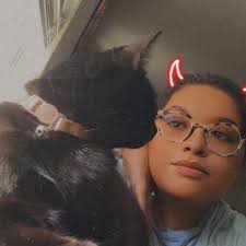 Savannah Gonzalez 👑 (@sweetheartsav)