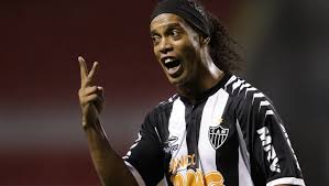 Mineiro siegt dank ronaldinhos brillanz und bernards hattrick. Atletico Mineiro Beats Leader Fluminense In Added Time