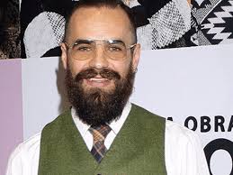 Jorge Poza se deja tatuar y no creerás quién lo hace...