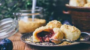 Zwetschgenknodel Rezept Fur Klassiker Aus Osterreich Br De In 2020 Zwetschgenknodel Rezept Zwetschgenknodel Rezepte