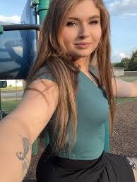 Katelyn Marie's Instagram, Twitter & Facebook