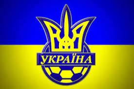 На спинах у гравців, над прізвищами, нанесено привітання слава. Ffu Povidomila Koli Rozglyane Kandidativ Na Posadu Golovnogo Trenera Zbirnoyi Ukrayini