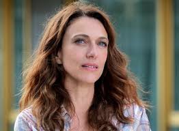 Regarder plan b s01e01 en direct sur internet. Tf1 La Saison 6 De Sam Actuellement En Tournage Newstele