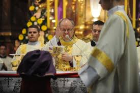 W wielki czwartek liturgia uobecnia ostatnią wieczerzę, ustanowienie przez jezusa eucharystii wcześniej, w dni powszednie, śpiewałem nie raz i nie dwa, ale wielki czwartek to już trochę inna. Wielki Czwartek 2021 Msza Wieczerzy Panskiej Wielki Czwartek Rozpoczyna Triduum Meki Smierci I Zmartwychwstania Chrystusa Opole Nasze Miasto