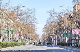 Anuncios de particular a particular y de agencias inmobiliarias. El Eixample Barrio Reisefuhrer Barcelona