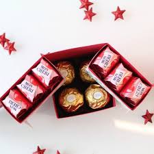 Qui N Aime Pas Les Surprises Avec Cette Boite Chocolats Surprise Qui Renferment Un Tiroir Cache Sous Les Chocolats Vous Pourrez En Surprendre Plus D Un