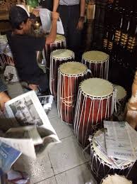 Alat musik tradisional merupakan suatu alat yang dibuat secara tradisional oleh penduduk indonesia yang memiliki kultur atau budaya yang cukup kental. Gendang Jambi Gendang Sumatra Gendang Panjang Shopee Indonesia