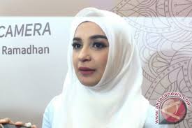 Pembahasan kunci jawaban tema 6 kelas 3 halaman 87 , tepatnya pada materi pembelajaran 4 subtema 2 perubahan energi. Shireen Sungkar Jahit Baju Seragam Anak Untuk Lebaran Antara News