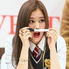 サナ), is a japanese singer based in south korea. æ¹å´ On Twitter Sana S Name In Korean ì¬ë Japanese Hiragana ããª Japanese Katakana ãµã Her Family Name æ¹å´ Minatozaki