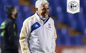 Ricardo ferreti es un entrenador con una larga trayectoria en el fut bol mexicano, siendo uno de los jugadores mas importantes en la historia de pumas y un entrenador experimentado con varios títulos. The Humble Work Of Tuca Ferretti Before He Became A Soccer Man Latest Breaking News