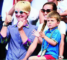 Kao i svi roditelji, i veliki novak se bori sa izazovima roditeljstva, a nedavno je i priznao koje stefanovo pitanje ga je zabolelo. Novak And Moments Of Doubt Telegraph India