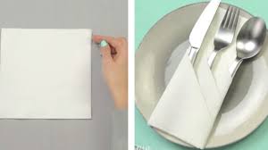 Plier une serviette en papier en forme de rose est l'un des pliages les plus simples. Ce Pliage De Serviette Est Super Original Il Va Epater Tout Le Monde
