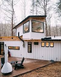Une Maison Container Avec Un Etage Et Une Chambre En Mezzanine Planete Deco A Homes World En 2020 Contenaire Maison Maison Container Plans Maison Container