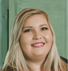 Ashleigh Dickson's Instagram, Twitter & Facebook