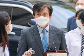 29일 오후 조국 전 장관이 첨부한 조선일보 기사가 화제가 되고 있다. Jjofdooaj2nvrm