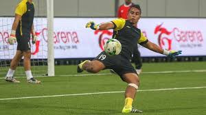 Runde gruppe d) mit torschützen, aufstellungen, wechseln, gelben und roten karten. Army United Goalkeeper Hassan Sunny Praises Balestier Centurion Zaiful Nizam