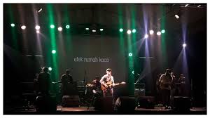 18,959 views, added to favorites 292 times. Guncang Penonton Di Bandung Lagu Di Udara Efek Rumah Kaca Bergema Tribun Jabar