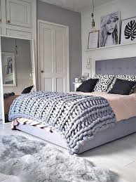 In this bedroom design, we will create a bedroom that use a lot of oak furniture to create a rustic theme in this bedroom. Pin On Crearte