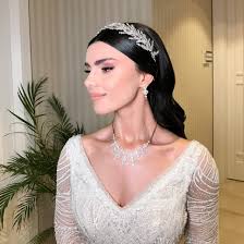 Bir gelinin en büyük derdi düğün döneminde en iyi kuaföre en güzel saçı yaptırabilmektir. Mustafa Revan Make Up Hair Studio Gelin Saci Fiyatlari Dugunbuketi