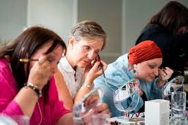Look good feel better is a leading cancer support charity aimed at boosting the physical and emotional wellbeing of people living with cancer. Look Good Feel Better Cancer Centre London