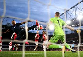 Brighton & hove albion southampton vs. Perfect Image Sums Up Arsenal S Defending Against Everton And For Years