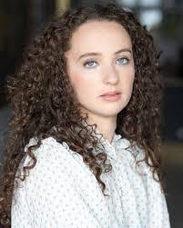 Amanda Heavrin's Instagram, Twitter & Facebook