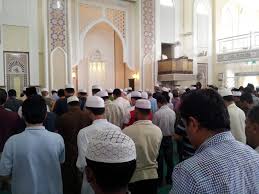 Kerana kita tidak pasti akan bertemu dengan jumaat seterusnya seperti yang kita semua sudah ketahui jika hari yang sangat istimewa dalam satu minggu adalah hari juma4t. Ini 10 Amalan Di Hari Jumaat Yang Rugi Sangat Kalau Tak Buat Untuk Raih Pahala Kashoorga