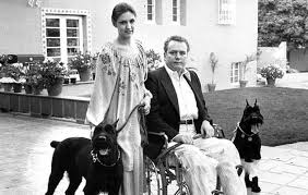 Ларри флинт родился в городе лэйквилл (штат кентукки) в 1942 году. Ncyhvj5trwmrkm