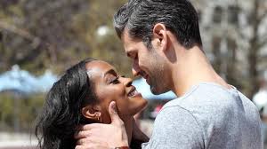 Last month, rachel lindsay told people that she couldn't wait to share the identity of her fiancé and give fans a glimpse at her engagement ring. The Bachelorette Finale Reflects Society S Pressure To Get Married Allure