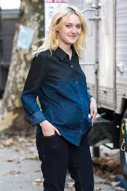 Welcome to the dakota fanning subreddit. Dakota Fanning Baby Bump Celebrity News Glamour Uk