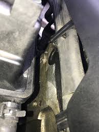 When idling i can even see tiny periodic bubbles as the oil slowly leaks along the stud threads. Vr6 Oil Leak Vw Vortex Volkswagen Forum