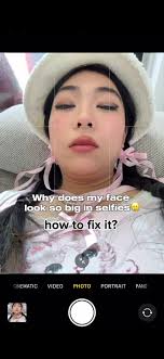 How to Look Good & Have a Smaller Face in Selfies: Tips & Ideas