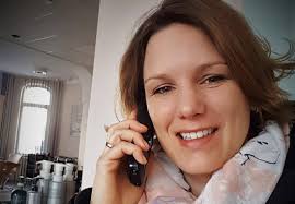 Corona-Mähne ab: Friseure dürfen wieder öffnen und beseitigen haarige  Lockdown-Spuren