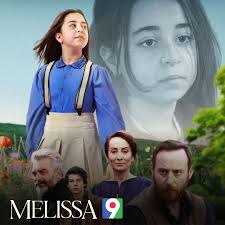 Los servicios de bomberos explicaron que el incidente se produjo cuando la  multitud asistente al concierto comenzó a «comprimirse hacia el frente del  escenario»