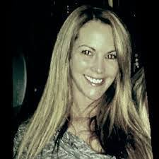 Lora Slusher's Instagram, Twitter & Facebook