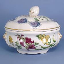 Top rated seller top rated seller. Spode Stafford Flowers 1 5 Qt Round Oven To Table Covered Casserole