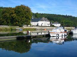 Port De Waulsort Ouvert En Saison