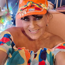 Glitzy glam cockney crafter