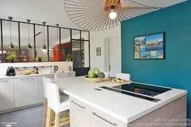Une Cuisine Modernisee Un Jardin Metamorphose Amenagement Cuisine Ilot Central Table Amenagement De La Cuisine