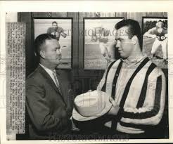 1962 Press Photo Football player Ed Budde and Mack Rankin chat after A