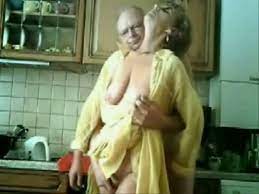 Horny mature wife still got some fire in her old pussy - Mylust.com Video