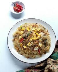 Dengan di tambah bumbu yang bervariasi dan rempah yang beragam. Bihun Goreng Pedas Daging Sapi Dapurmanis