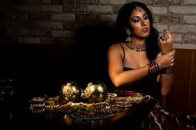 It happens to a lot of people, rather than trying to psychoanalyze someone, give her some basic respect. Who S That Girl She S A Model And Yes She Eats A Lot