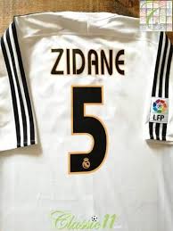 Get the latest dream league soccer 512x512 kits and logo url for your real madrid team. Official Adidas Real Madrid Home Football Shirt From The 2003 04 La Liga Season Complete With Zidane 5 On The B Camisas De Futebol Escudos De Futebol Futebol