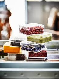 An den wänden hängen poster und bilder. Ordnung In Der Kuche Wir Verraten Die Besten Tipps Westwing