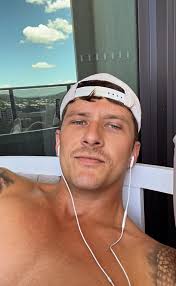 Would anyone like to meet for a skate one day next week? I live in Bishop  Auckland but could head to South park, Darlington or the coast? I have  roller blades and